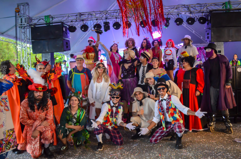 Charanga dos Artistas é festa para todas as idades no Carnaval de Poços