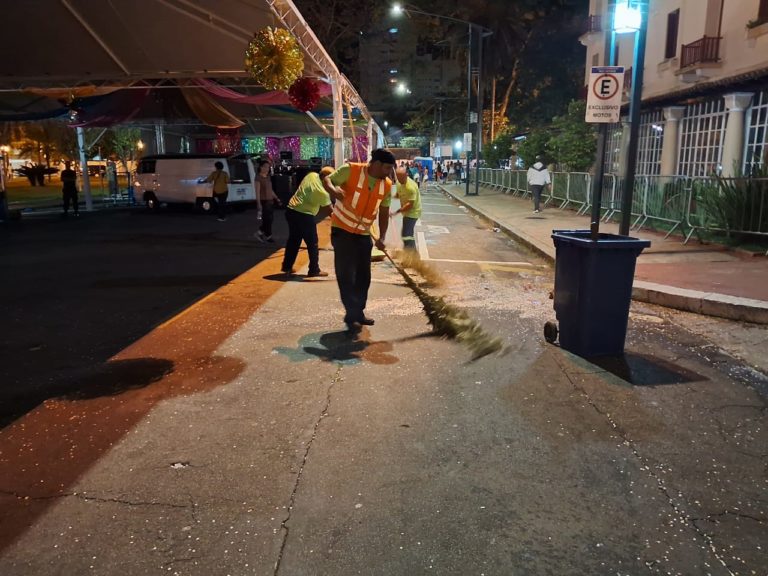 “Bloco da Limpeza” também está na rua no Carnaval de Poços