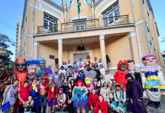 É hoje! Rei Momo recebe a chave da cidade e abre oficialmente a folia em Poços