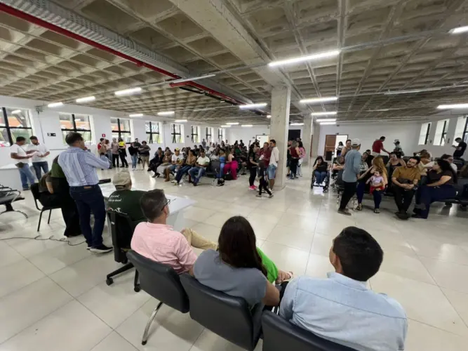 Prefeitura de Poços define 180 pontos para ambulantes atuarem no carnaval